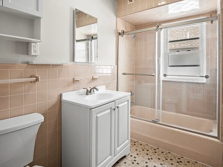 48 Cleveland St #2 — Photo 4
