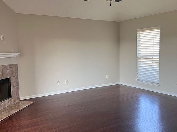 3rd image of 537 Cotton Lakes Blvd