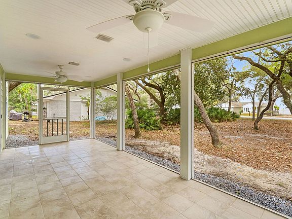 4th image of 128 Bay Magnolia Ln