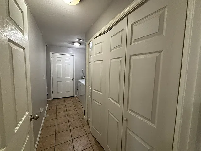 218 S Walnut St — Photo 6