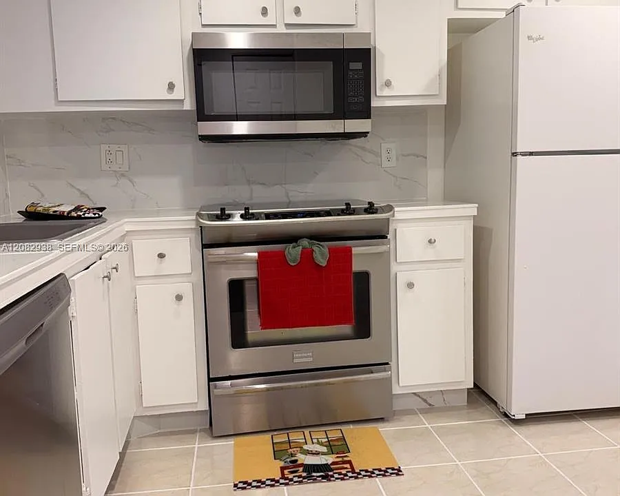 6575 W Oakland Park Blvd #303