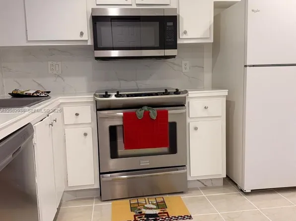 6575 W Oakland Park Blvd APT 303, Fort Lauderdale, FL 33313