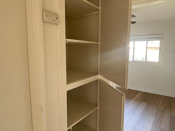 4th image of 500 E Washington Blvd #16