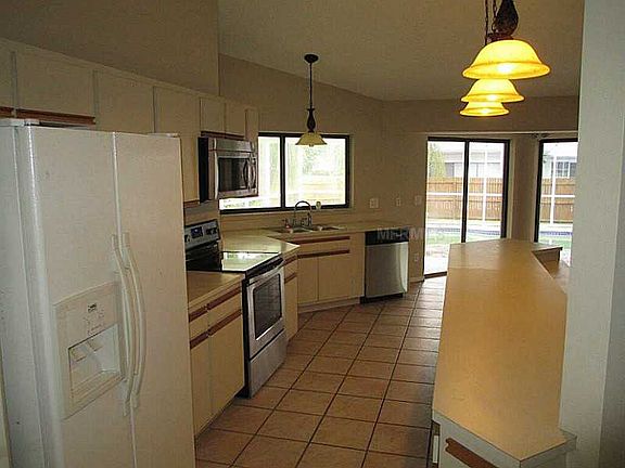 5th image of 1113 Cheshire Ct