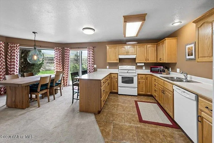 950 W Cameron Ave #104 — Photo 2