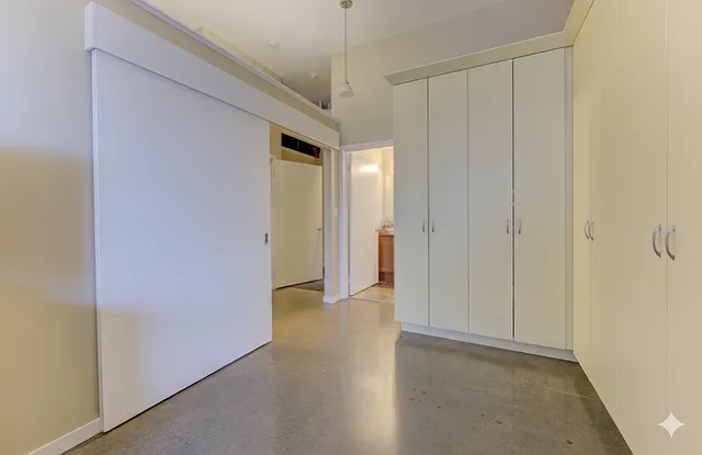 404 King St W #607 — Photo 8
