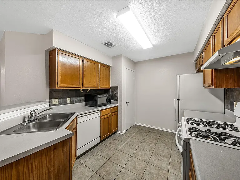 8802 Peppergrass Cv — Photo 9