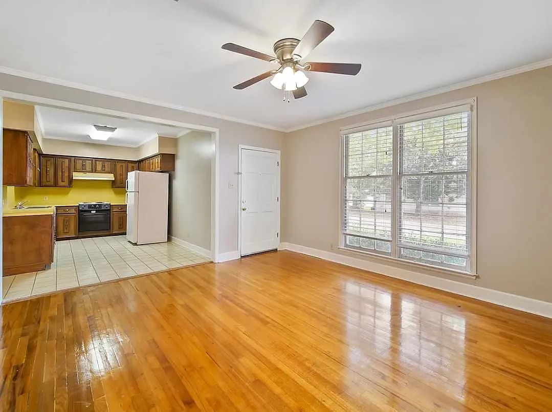 2 bed, 900 sqft, $995 — Photo 1