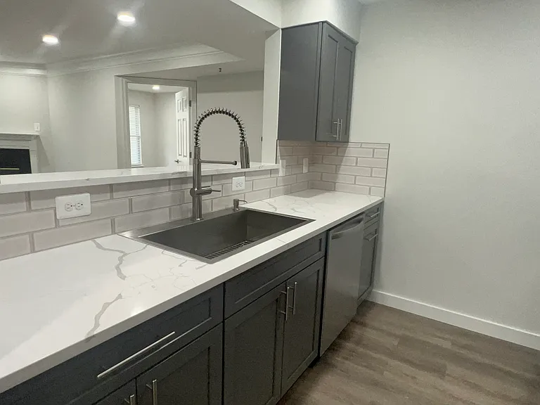 13800 Farnsworth Ln #5301 — Photo 8
