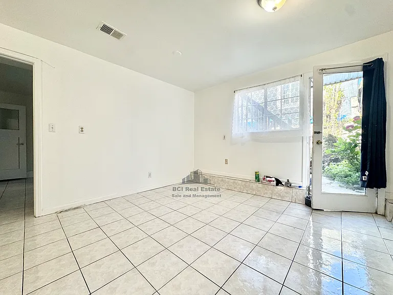 115 Concord St — Photo 13