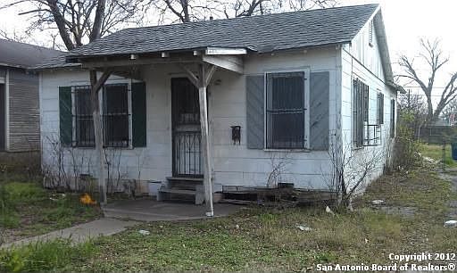 1st image of 918 Edison Dr