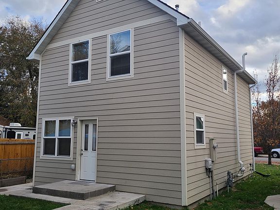 2nd image of 2418 Ernest Ave