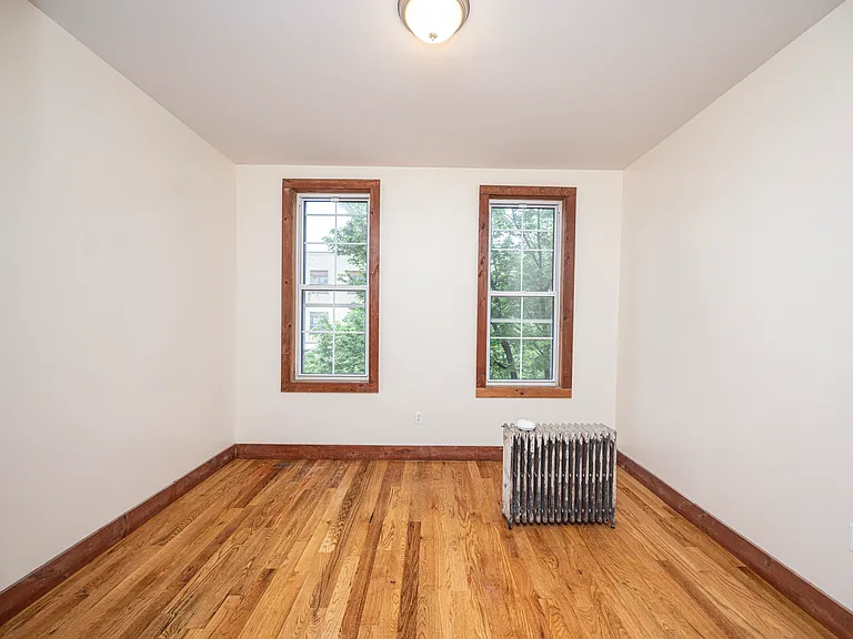 1412 De Kalb Ave #3R — Photo 4