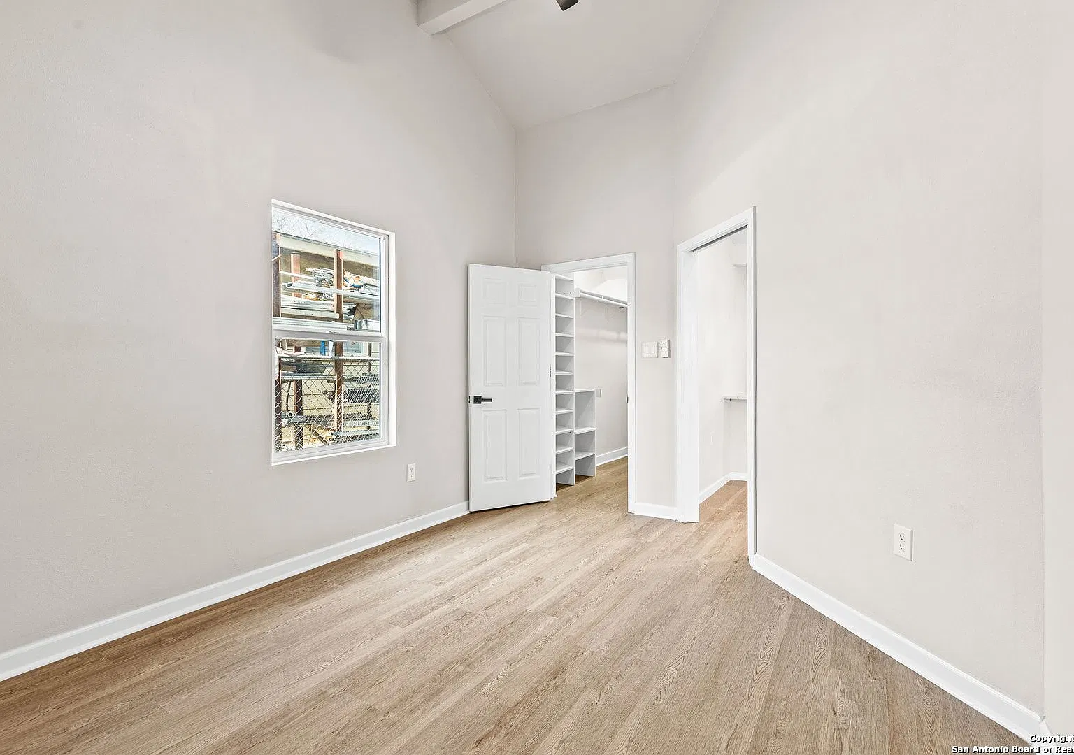 Come see this completely renovated casita, available now! — Photo 4