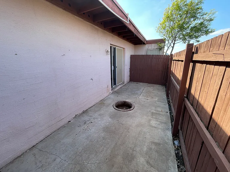 8319 N 60th Dr — Photo 11