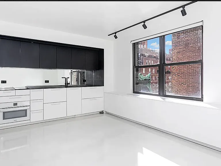 237 Madison Ave #804 — Photo 4
