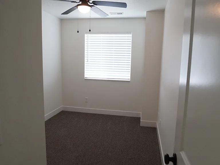 1582 S 150 W — Photo 27