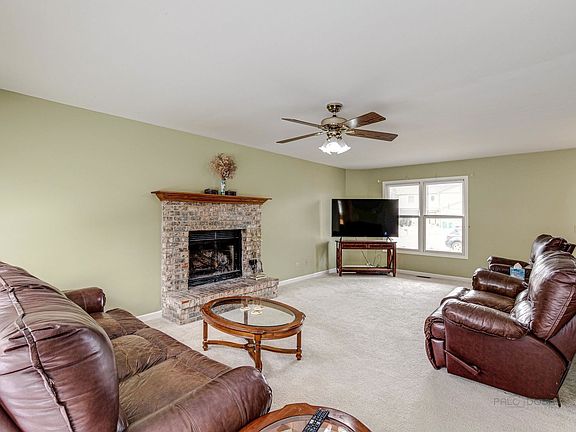 5th image of 39556 N Bishop Ct