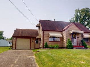 176 Renee Dr, Struthers, OH