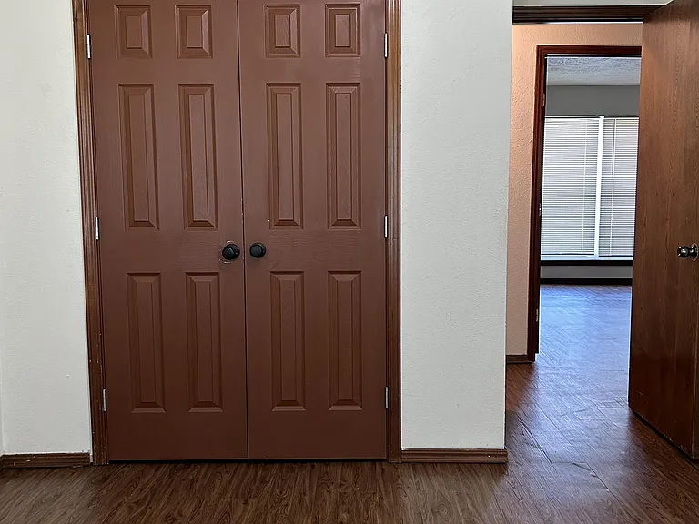 214 Falcon Ct — Photo 18