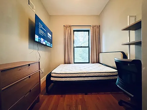 24 Van Buren St #2-114 Photo 1
