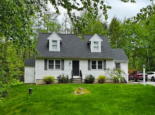 10 Irving Dr, Weare, NH 03281