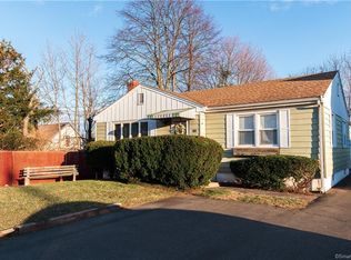 527 Jones Hill Rd, West Haven, CT 06516