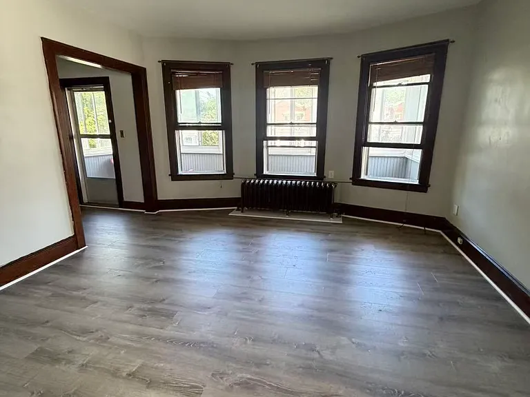 335 Manning Blvd #2 — Photo 1