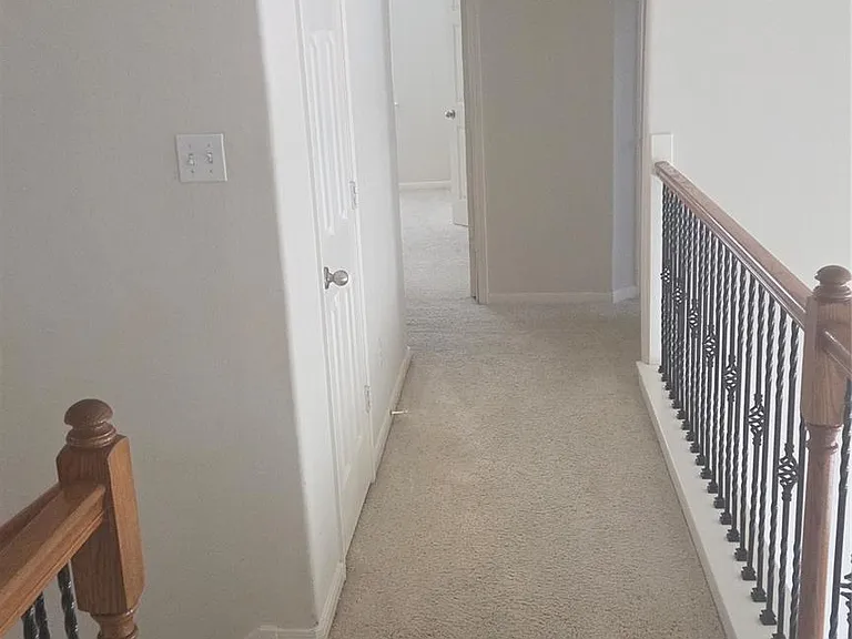 2103 Trinity Manor Ln — Photo 3