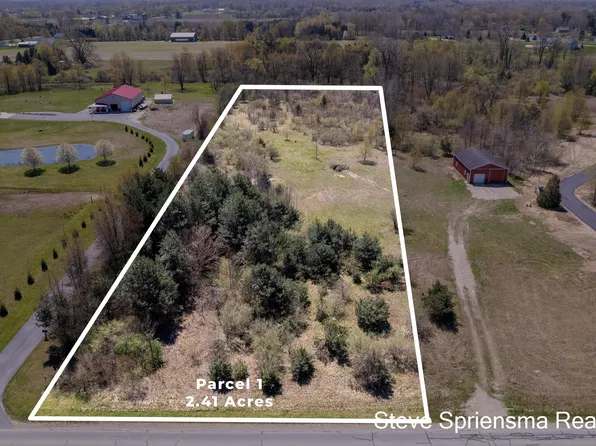 10681 Fillmore St, Zeeland, MI 49464