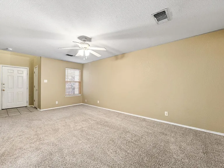 5519 Tomas Cir — Photo 5