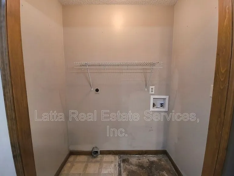 1101 NW Mock Ave #B — Photo 8