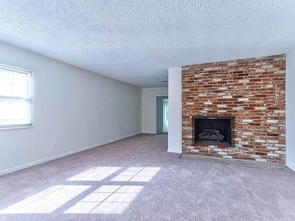 3rd image of 477 Gilwood Ave