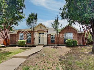 8010 Munich Dr, Rowlett, TX 75089