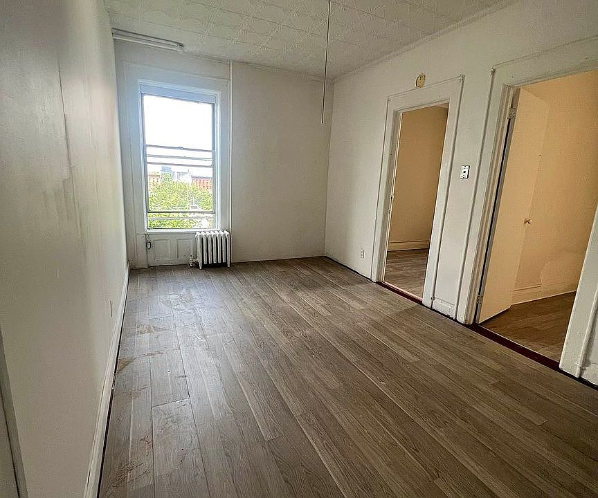 1st image of 281 23rd St #99
