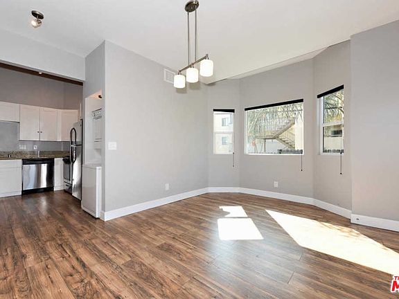 5th image of 318 Parkman Ave