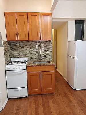 4th image of 120 E 82nd St APT 1A