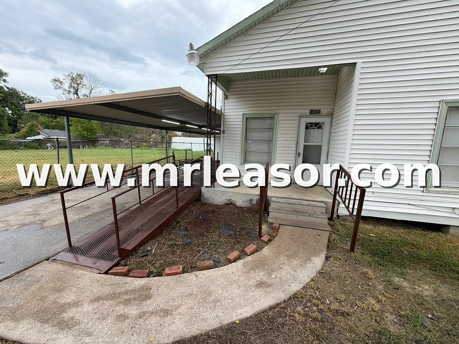 3 bed, 1085 sqft, $1,345 — Photo 4