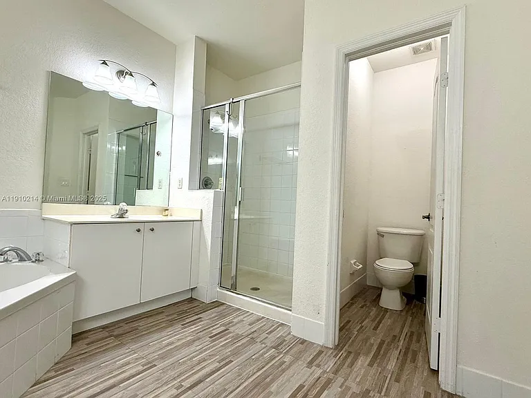 8675 NW 109th Ct — Photo 16