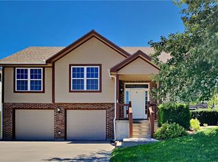 13005 Ridgeview Dr, Platte City, MO 64079