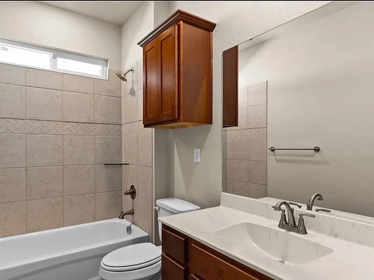 210 Green Valley Dr #A — Photo 9