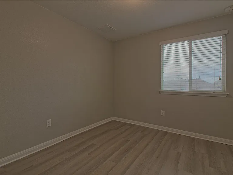 315 N Heatherwilde Blvd — Photo 23