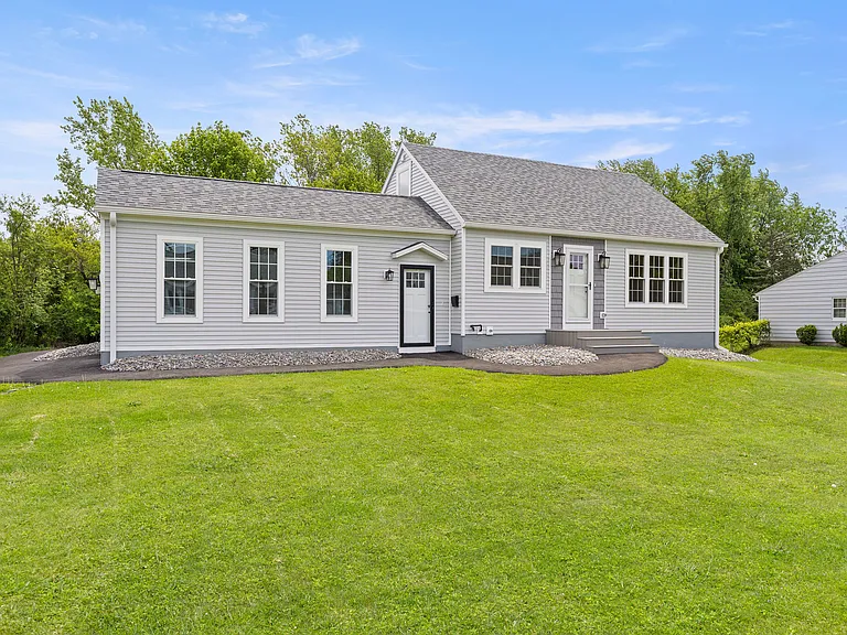 116 Winchester Dr — Photo 1