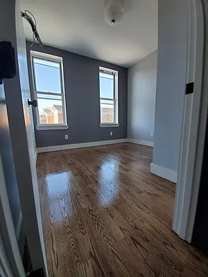 Rented by Aron Fried, LREB | media 2