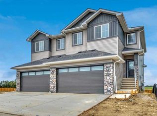 152 W Lakewood Cres, Strathmore, AB T0J1Y0