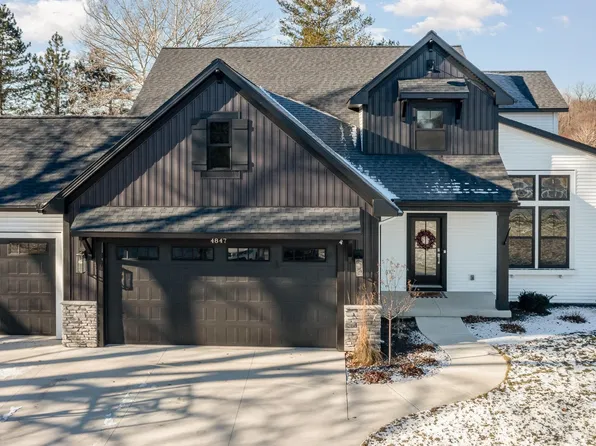 4847 N River Rd, Freeland, MI 48623
