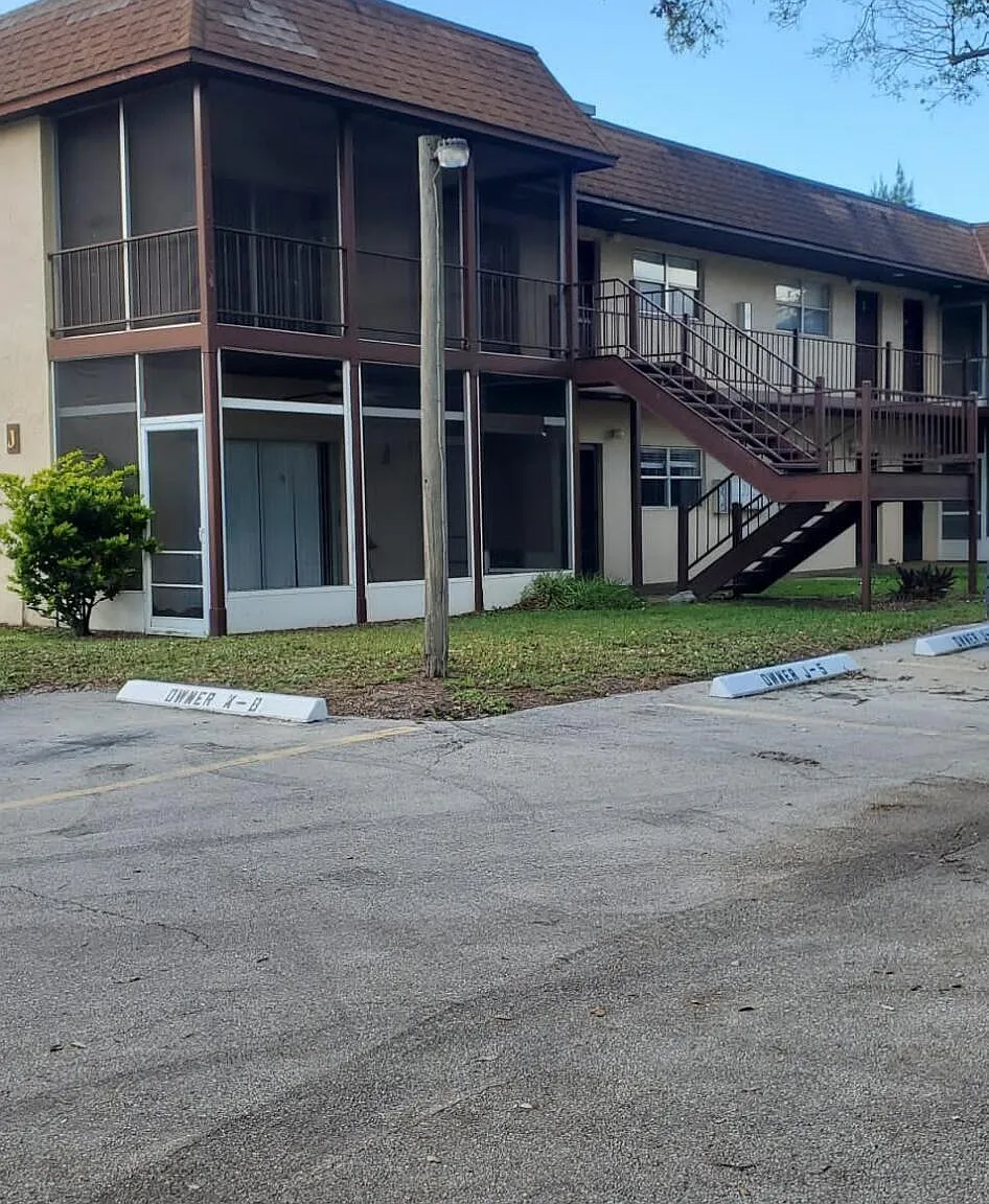 2 bed, 2.0 bath, 1040 sqft, $1,800 — Photo 4