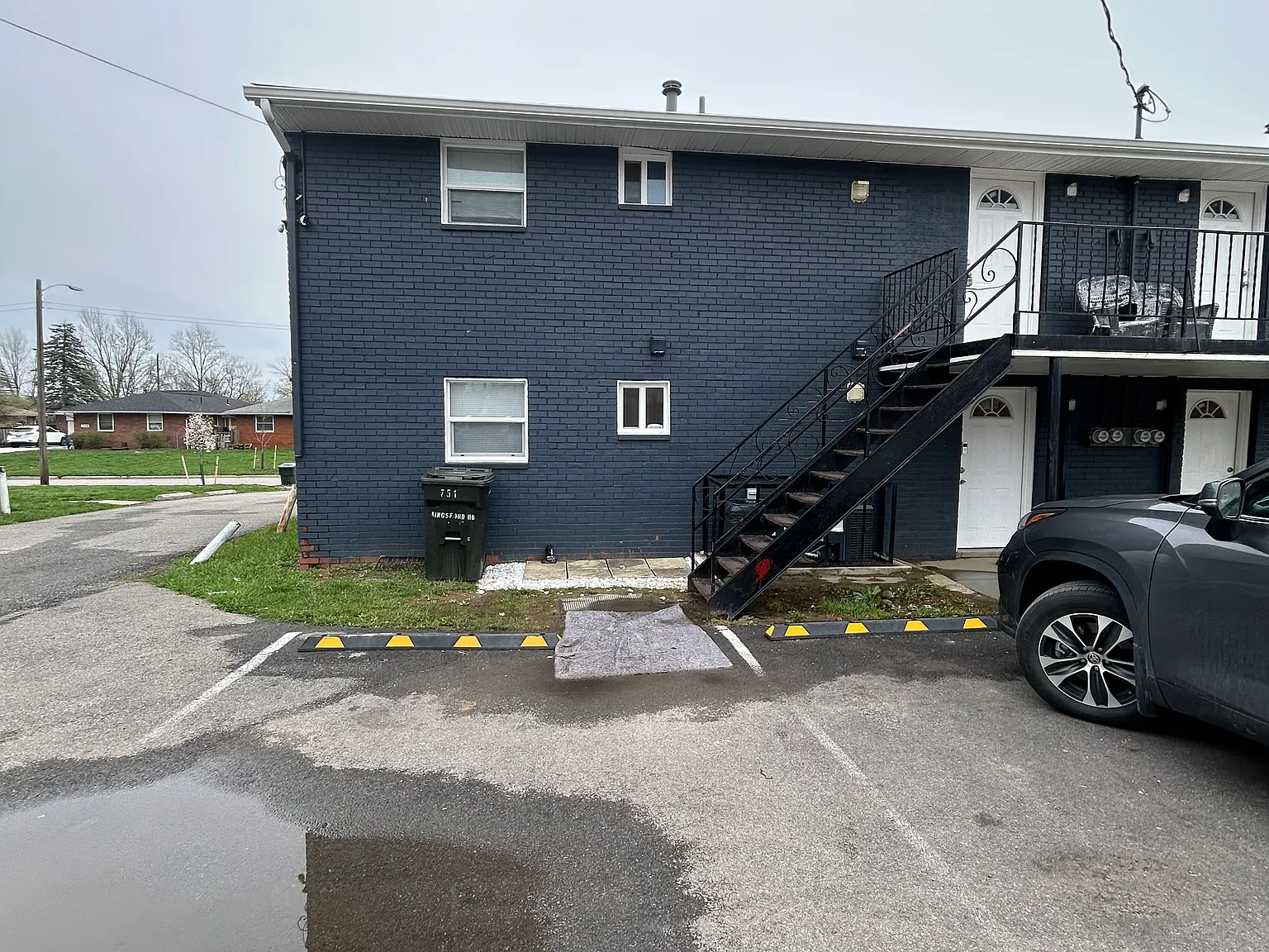2 bed, 858 sqft, $1,200 — Photo 2