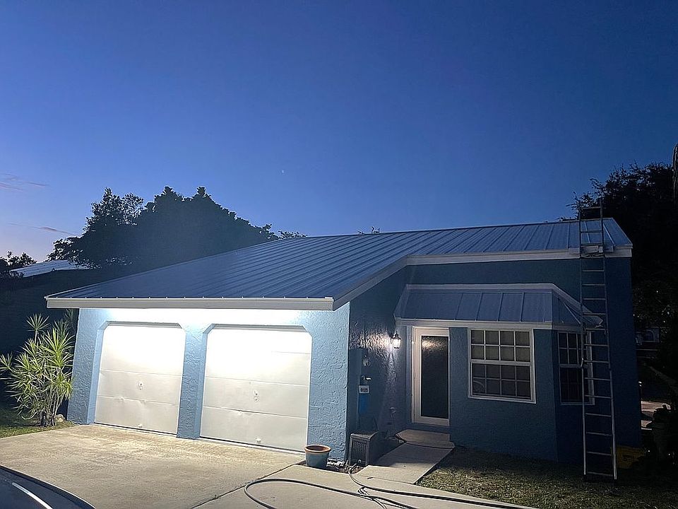 1st image of 4 Buxton Ln