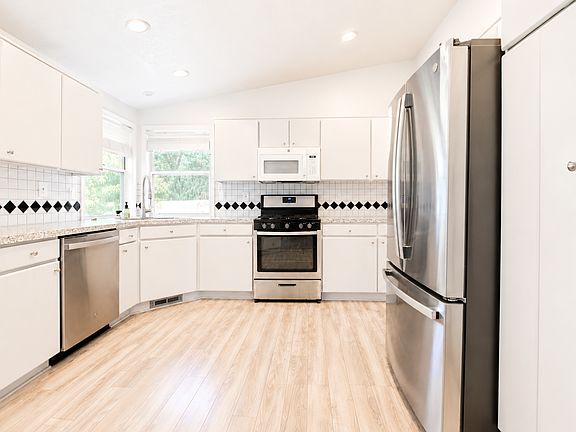 2nd image of 5643 N Citadel Way